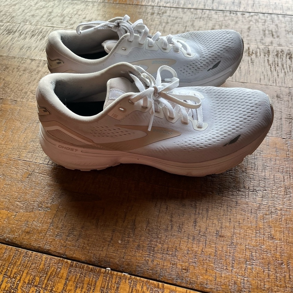 Brooks Ghost 15 Athletic Running Shoes